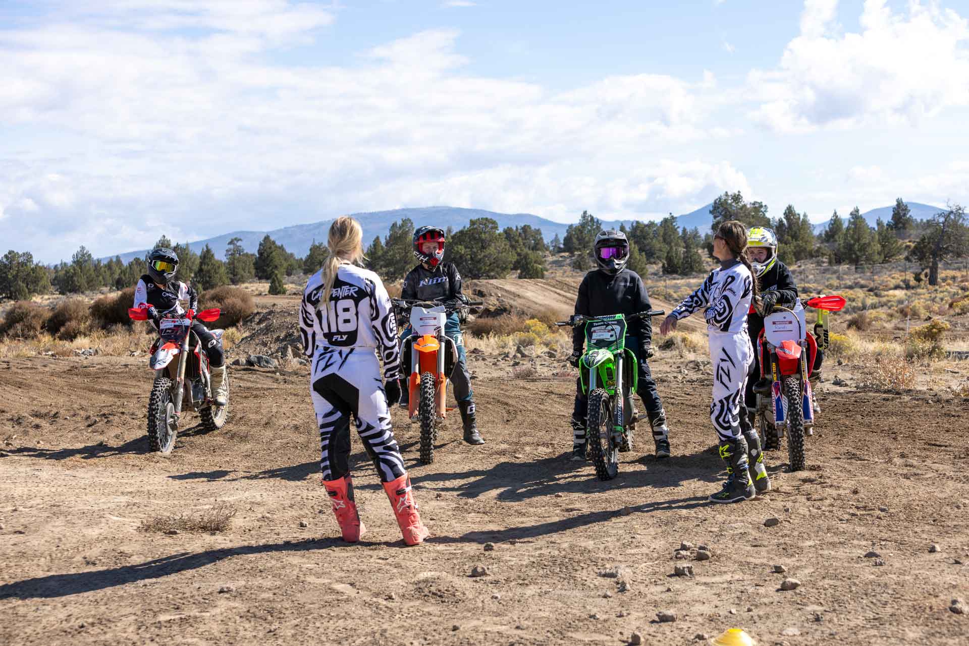 Dirtastic - Women's off-road motorcycle community